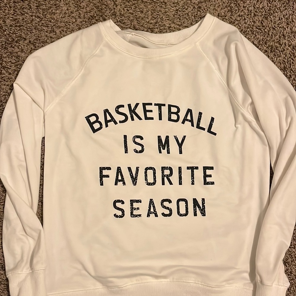 Missing size tag.. size medium fits like a adult small/medium